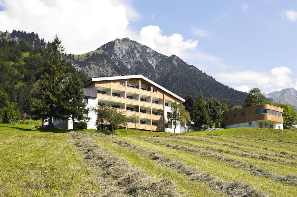 Hotel Sonnblick Вальд-ам-Арльберг Экстерьер фото